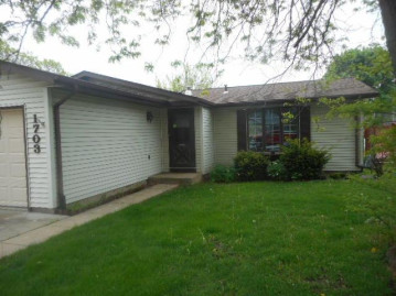 1703 Madison St, Waukesha, WI 53188-4815