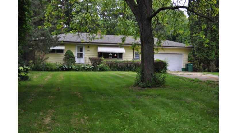 1371 Spring Valley Rd Lyons, WI 53105 by Shorewest Realtors $145,000