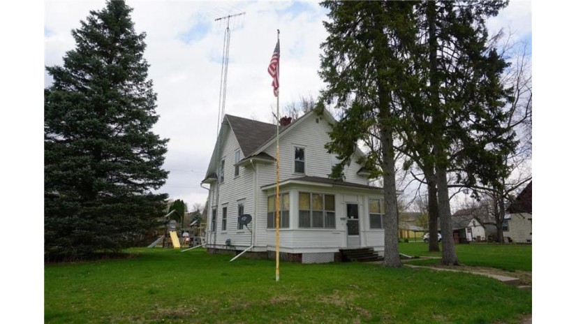 W6422 Main Street Bay City, WI 54723 by Re/Max Results $99,900