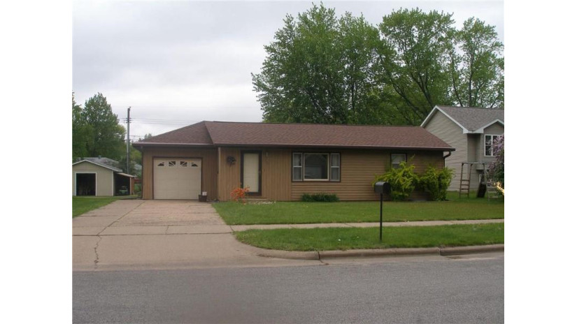 3136 Uranus Avenue Eau Claire, WI 54703 by Cb Brenizer/Eau Claire $157,900