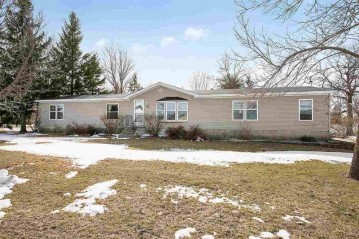 183 N Farm Road, Oconto Falls, WI 54154-1220