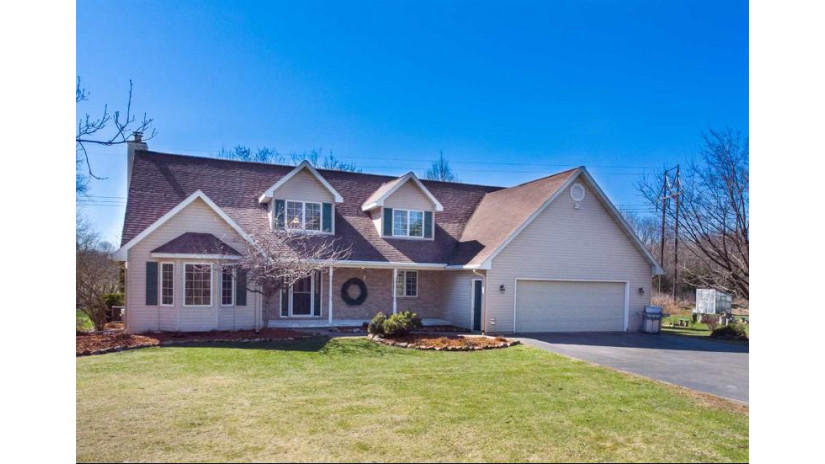 146 Woodhaven Lane Neenah, WI 54956 by Expert Real Estate Partners, Llc $350,000