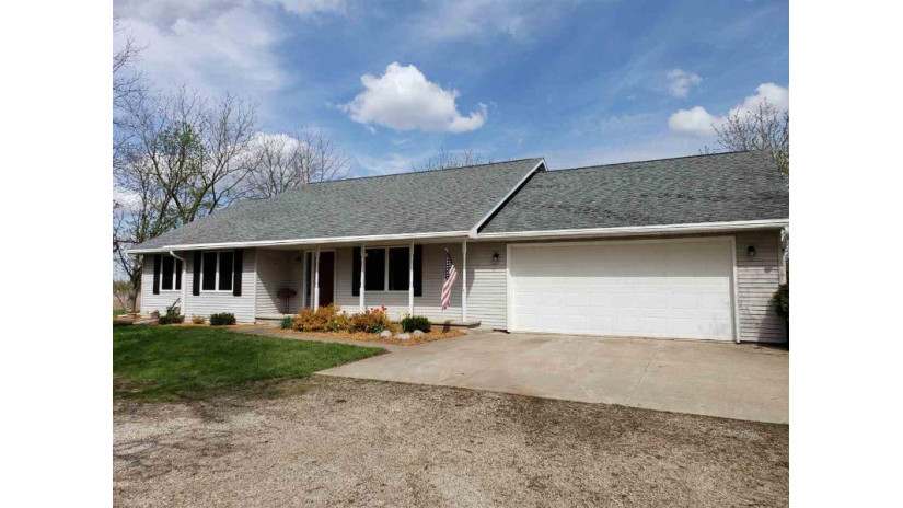 4994 Hwy 116 Winneconne, WI 54963 by Re/Max 24/7 Real Estate, Llc $249,999