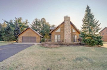 210 Berry Ln, Lake Delton, WI 53965