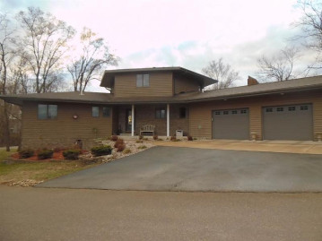 424 Pondview Dr, Pardeeville, WI 53954