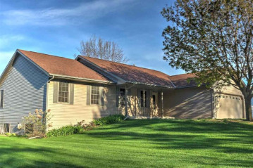 3131 Arthur Dr, Edgerton, WI 53534