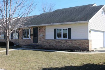 107 E Freidel Dr, Marshall, WI 53559