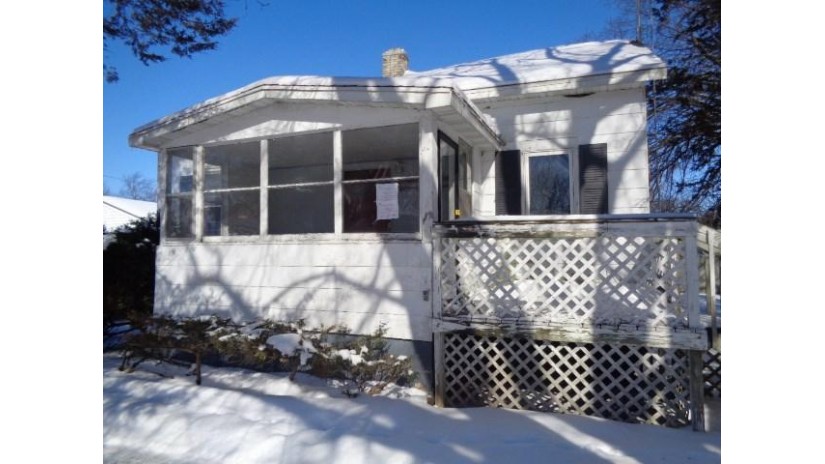 509 Russell St Fond Du Lac, WI 54935 by Steinmetz Real Estate Group Llc $32,900