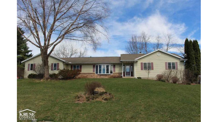 6770 Horseshoe Bend Rd Verona, WI 53593 by The Kruse Company, Realtors $385,000