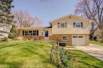 403 Midland Ln, Monona, WI 53716