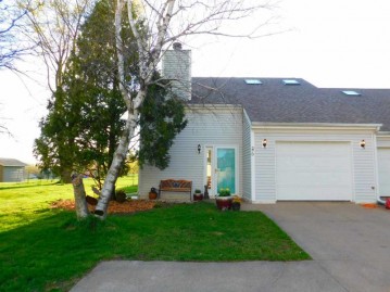 270 Lutjen Pl, Platteville, WI 53818