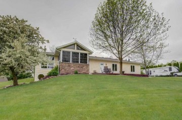 7551 N Orchard View Dr, Union, WI 53536