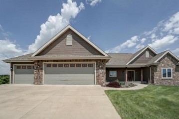 280 W Nelson St, Deerfield, WI 53531