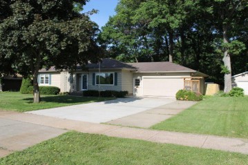 1471 Wisconsin River Drive, Port Edwards, WI 54469