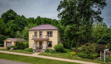 206 Randolph Street West, Rosholt, WI 54473