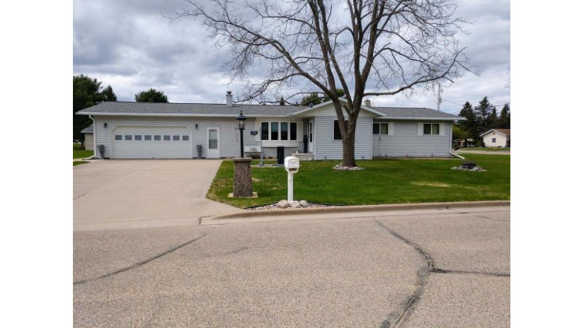 936 Sunset Dr Antigo, WI 54409 by Integrity Realtors, Llc $170,000