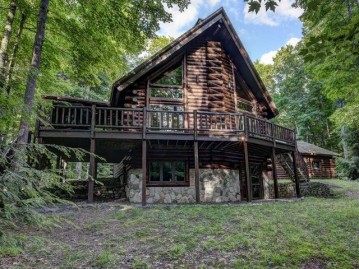 6843 Bengs Rd, Three Lakes, WI 54562