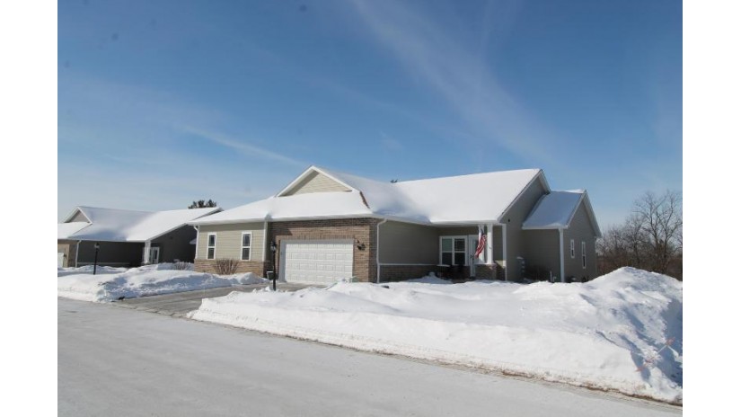 251 Oak Hill Cir Rochester, WI 53105 by Bear Realty Of Burlington $299,900