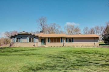 6192 O'Connell St, Erin, WI 53027