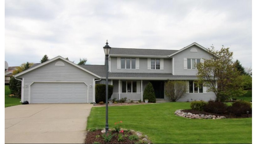 22070 Peterhill Ct Brookfield, WI 53186 by Tiderman Realty, LLC $349,900