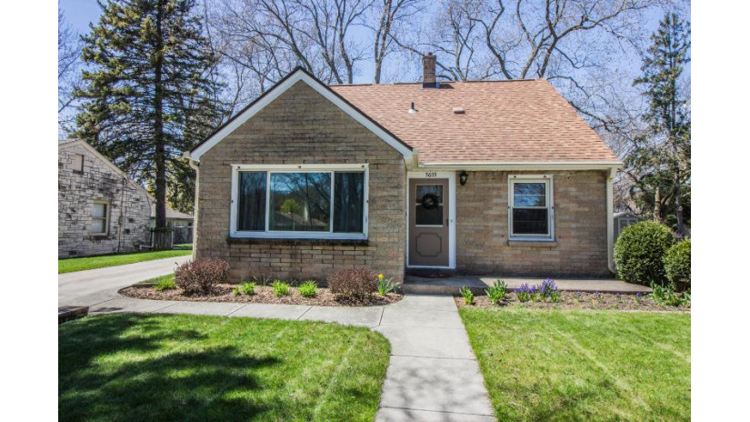 5655 N Crestwood Blvd Glendale, WI 53209 by Redefined Realty Advisors LLC $244,900