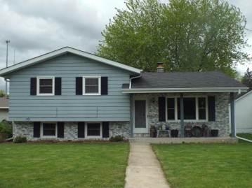 251 S Ann St, Hustisford, WI 53034