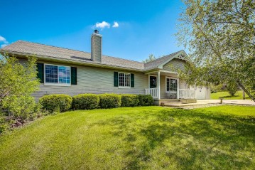 N6738 Sunset Rd, Oak Grove, WI 53039-9606