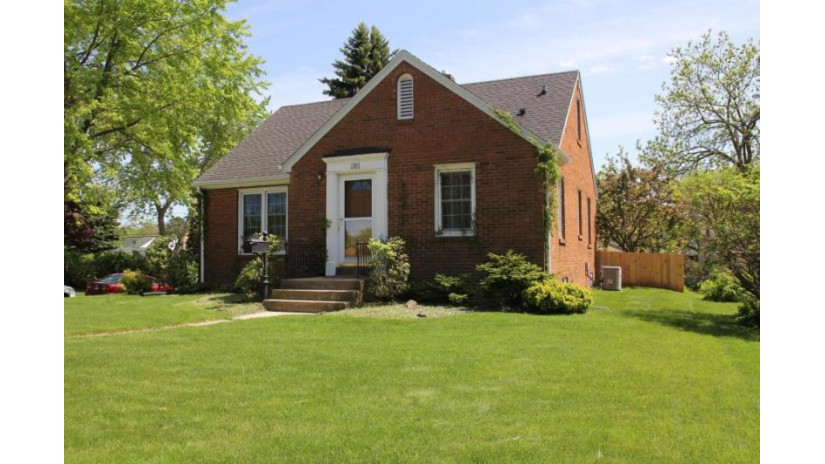 601 Elm Ave South Milwaukee, WI 53172 by Shorewest Realtors $194,900