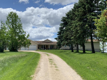 N4379 Lakeview Rd, Hustisford, WI 53034-9715