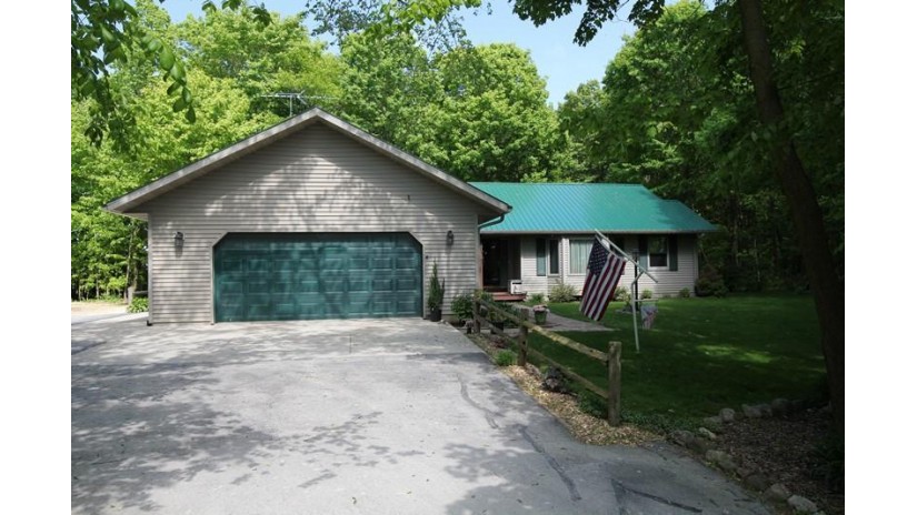 13425 Mineral Springs Rd Meeme, WI 53063 by RE/MAX Universal $345,000