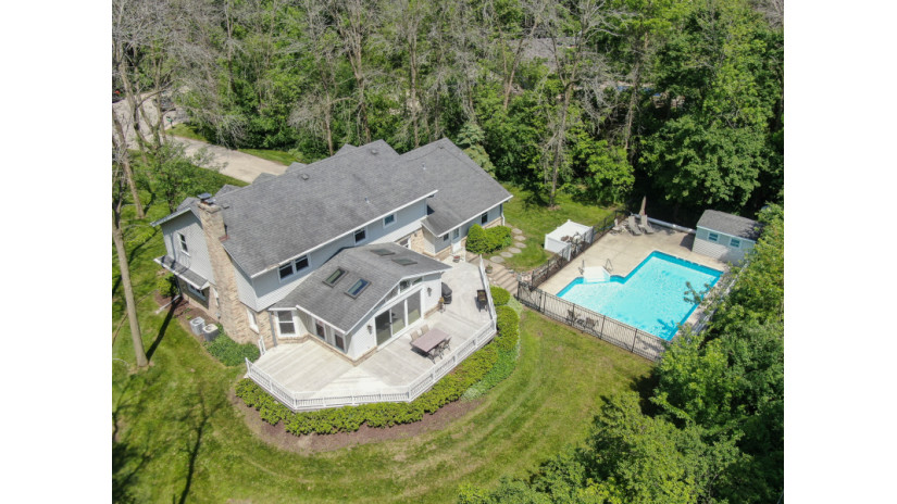 16500 Nancy Ln Brookfield, WI 53005 by Shorewest Realtors $499,900