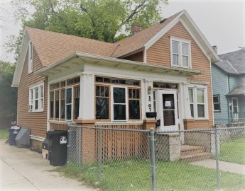 1707 Hamilton St, Racine, WI 53404-2961