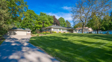 4876 Rolling Hills Rd, Polk, WI 53027-9563