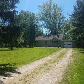 W125 Madison Ave, Ixonia, WI 53066-2047