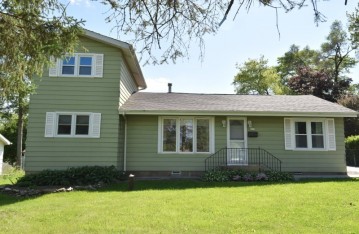 6210 243rd Ave, Paddock Lake, WI 53168-9675