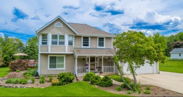 W235S7620 Vernon Hills Dr, Vernon, WI 53103-9411