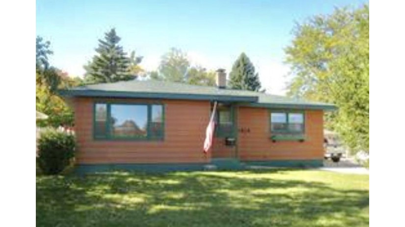 5818 47th Ave Kenosha, WI 53144 by Berkshire Hathaway Home Services Epic Real Estate $129,900