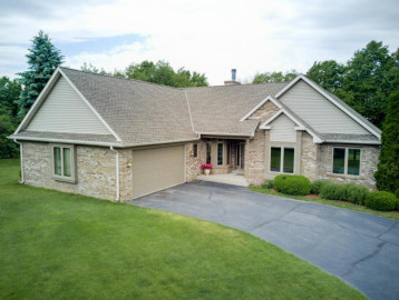 431 Scenic View Ct, Slinger, WI 53086