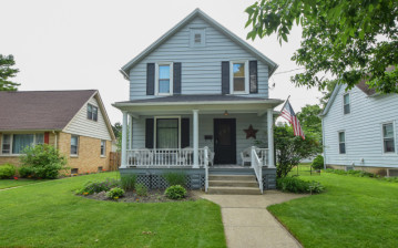 348 Edward St, Burlington, WI 53105-2220