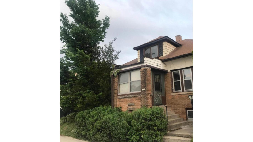 5613 W Greenfield Ave West Allis, WI 53214 by Real Time Realty $90,000