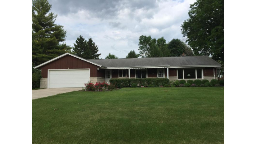 4130 Brook Ln Brookfield, WI 53005 by Nextkeep Realty $289,900