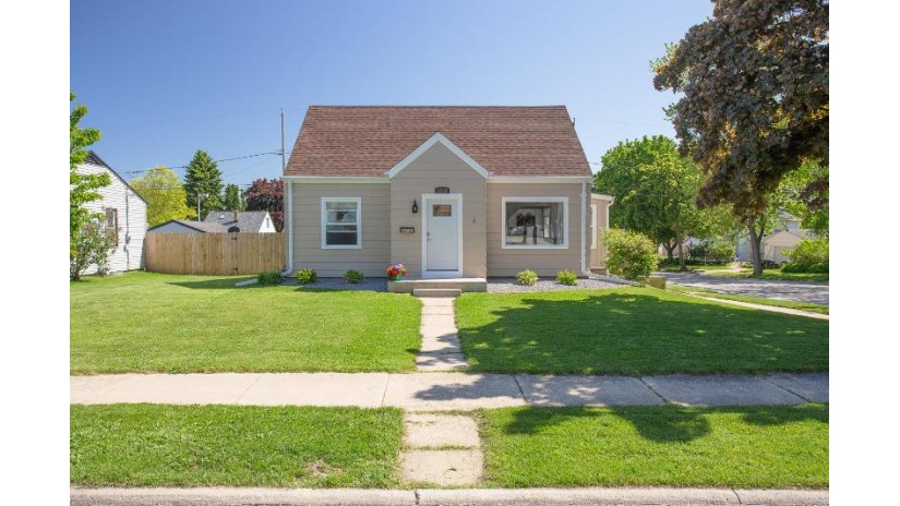 1333 Marion Ave South Milwaukee, WI 53172 by Tyrealty LLC $189,900