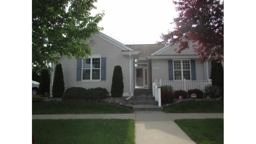 6077 S Meadow Ct 6077 Cudahy, WI 53110 by RE/MAX Realty Pros~Hales Corners $209,900