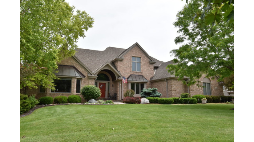 8264 S River Terrace Dr Franklin, WI 53132 by Shorewest Realtors $684,900