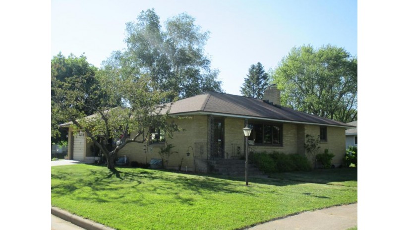 391 S Brown Ave Peshtigo, WI 54157 by Broadway Real Estate $129,900