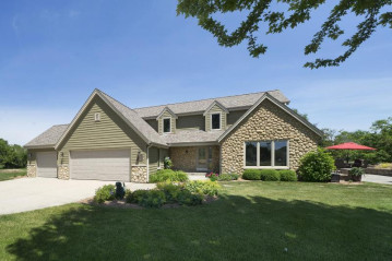 W329N3788 Timberwood Ct, Nashotah, WI 53058-9422