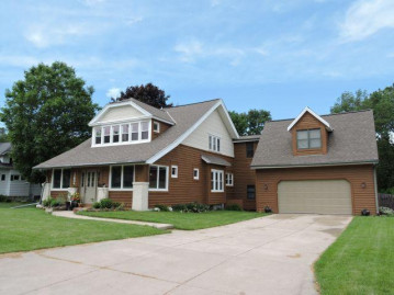 12804 W Lancaster Ave, Butler, WI 53007-1224