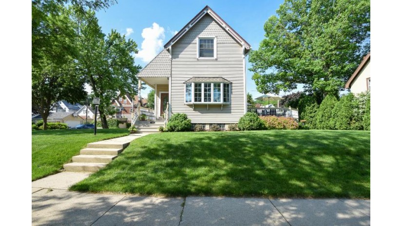 2895 S Superior St Milwaukee, WI 53207 by RE/MAX Gallery $398,000