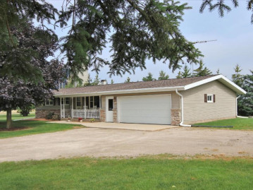 W4974 Banner Rd, Brothertown, WI 53014-9418