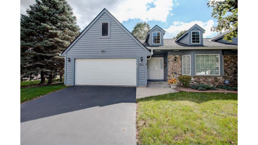 7711 W Maple Ridge Ct Franklin, WI 53132 by Shorewest Realtors $268,000